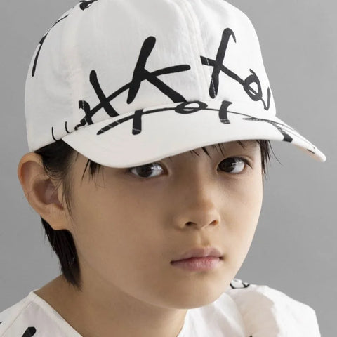 【50%OFFセール】folkmade（フォークメイド）2023SS hello print cap off white プリントデザインキャップ（キッズ帽）