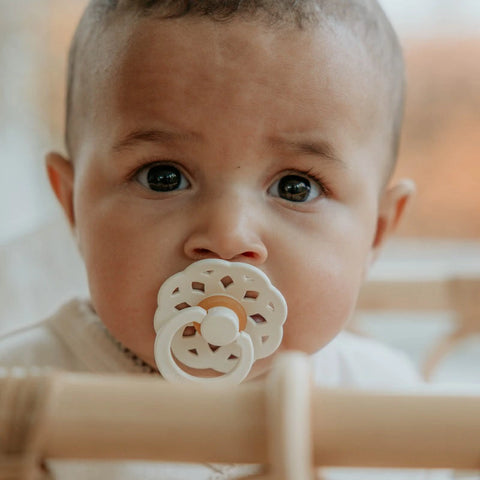 BIBS（ビブス） Boheme（ボヘミ）1個 新生児、ベビーおしゃぶり 0-6ヶ月、6-18ヶ月 豊富なカラー