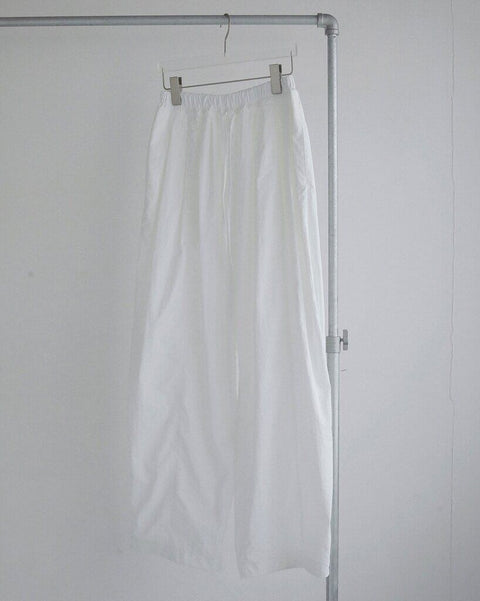 【3月中旬入荷次第お届けのご予約】anuke（アンヌーク） Volumetuck Cocoon Pants 62710710.