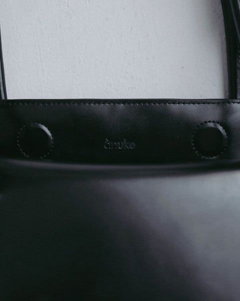 【2月上旬入荷次第お届けのご予約】anuke（アンヌーク） Leather Boston Bag 62711003.