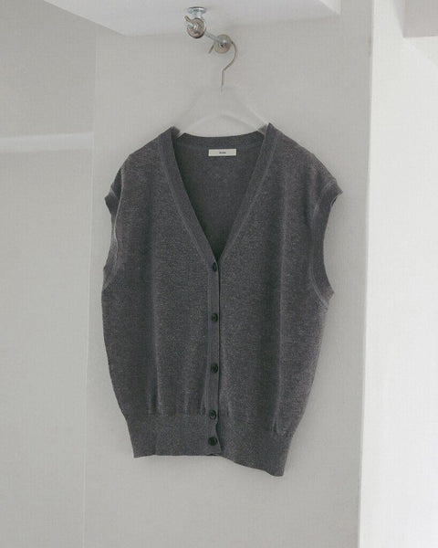 【4月中旬入荷次第お届けのご予約】anuke（アンヌーク） Vneck Botton Vest 62710521.