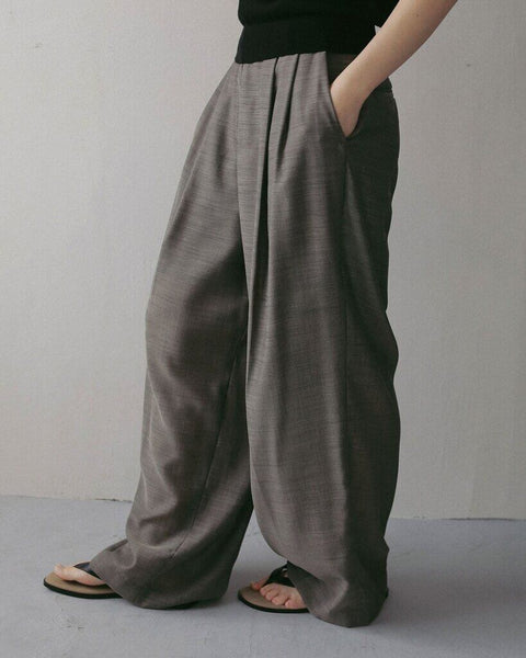 【4月下旬入荷次第お届けのご予約】anuke（アンヌーク） Woolchambray Tuck Pants 62710717.