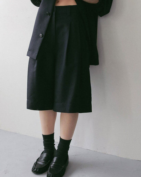 【3月中旬入荷次第お届けのご予約】anuke（アンヌーク） Tuck Half Pants 62710713.