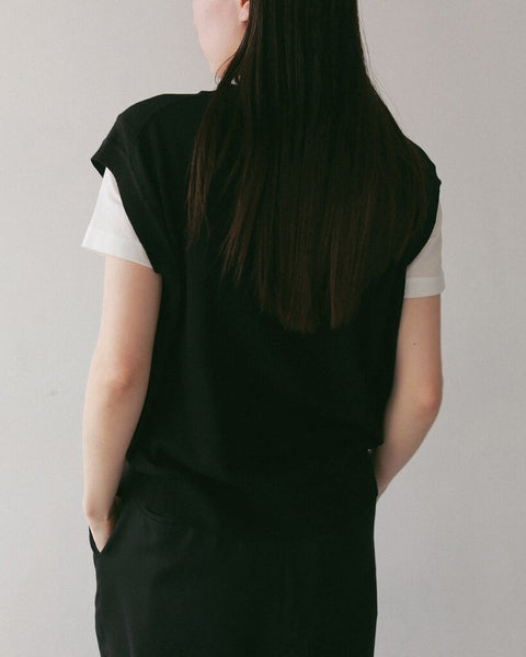 【4月中旬入荷次第お届けのご予約】anuke（アンヌーク） Vneck Botton Vest 62710521.