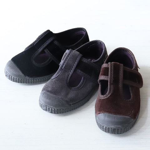 【送料無料】Cienta（シエンタ）キッズ  Tストラップシューズ ベロア靴    （スニーカー、ワンストラップ）    977-075