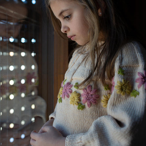 Kalinka Kids（カリンカキッズ）2024AW Betina Sweater - Cloud -花柄刺繍セーター