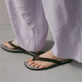 【4月下旬入荷次第お届けのご予約】anuke（アンヌーク） Bicolor Tongs Sandals 62711005.