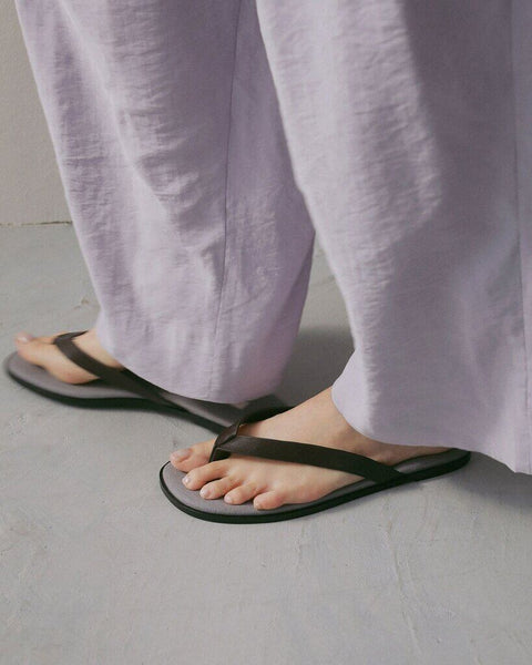 【4月下旬入荷次第お届けのご予約】anuke（アンヌーク） Bicolor Tongs Sandals 62711005.