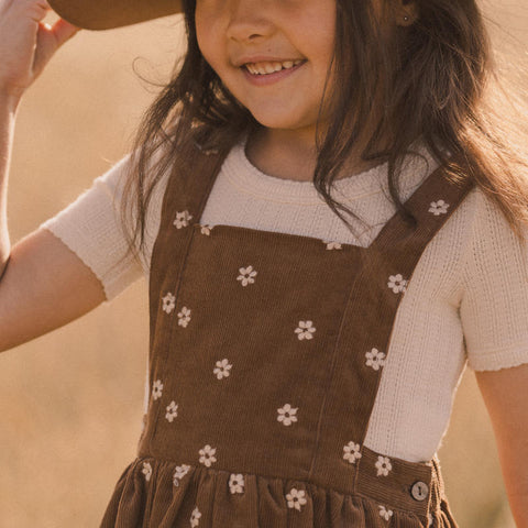 Rylee &amp; Cru 2024AW CORDUROY PINAFORE FLORAL EMBROIDERY -SADDLE- Corduroy pinafore