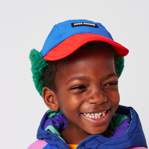 【D2】BOBOCHOSES（ボボショーズ）2025AW BOBOCHOSES color block winter cap　イヤーフラップ付き内ボアキャップ、キッズ帽子