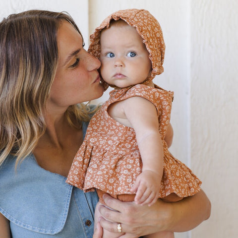 【D2】Quincy Mae（クインシーメイ）2026SS  WOVEN RUFFLE BONNET - POPPY FLORAL-  花柄フリルボンネット