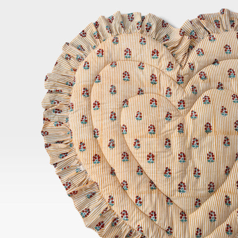 saruche（サルーチェ）Baby Play Mat Heart Frill - レギュラーサイズ / 薄手 - Orange Flower Stripe プレイマット、キルティングベビーマット.