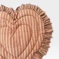 saruche（サルーチェ）Baby Play Mat Heart Frill - レギュラーサイズ / 薄手 - Countryside Pink Stripe プレイマット、キルティングベビーマット.