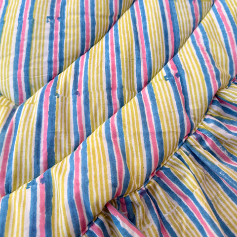 saruche（サルーチェ）Baby Play Mat Heart Frill - レギュラーサイズ / 薄手 - Candy Stripe プレイマット、キルティングベビーマット.