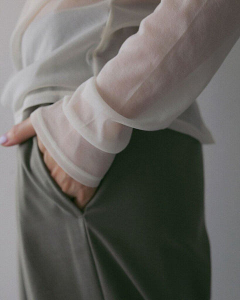 【2月中旬入荷次第お届けのご予約】anuke（アンヌーク） Slit Chiffon Tops 62710606.