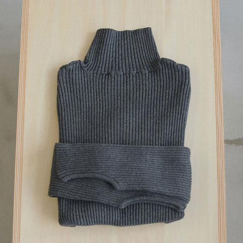【11月上旬入荷次第お届けのご予約】anuke（アンヌーク） Slit Turtle Knit ラウンドスリットタートルニット（IVR/MCA/MIX/CGRY/BLK）62620539.