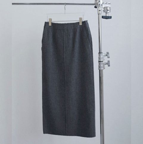 【10月中旬入荷次第お届けのご予約】anuke（アンヌーク）  Wool Cutoff Skirt ウールカットオフスカート（CGRY/NVY）62620807.