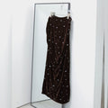 【11月中旬入荷次第お届けのご予約】anuke（アンヌーク） Embroidery Flower Velourskirt 刺繍入りベロアスカート（BRN/NVY）62620809.