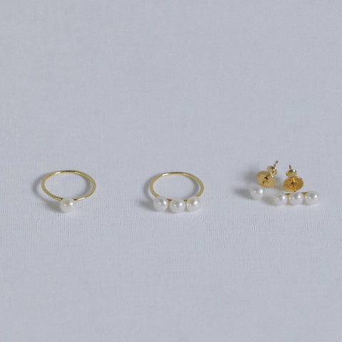 【12月中旬入荷次第お届けのご予約】anuke（アンヌーク） Pearlline Pinky Ring 3粒淡水パールピンキーリング（WHT）62620908.