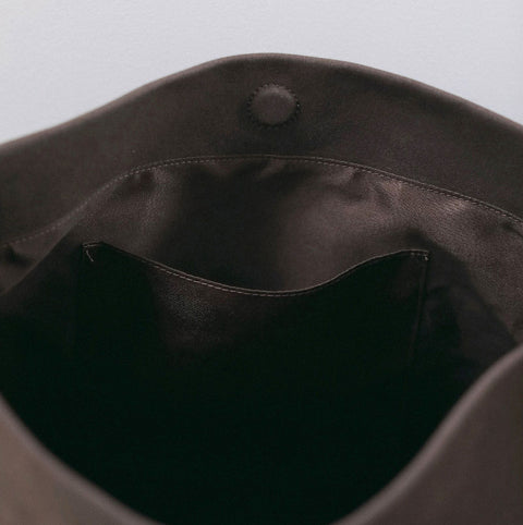 【10月中旬入荷次第お届けのご予約】anuke（アンヌーク） Ecoleather Tote Bag エコレザートートバッグ（BLK/BRN）62621024.