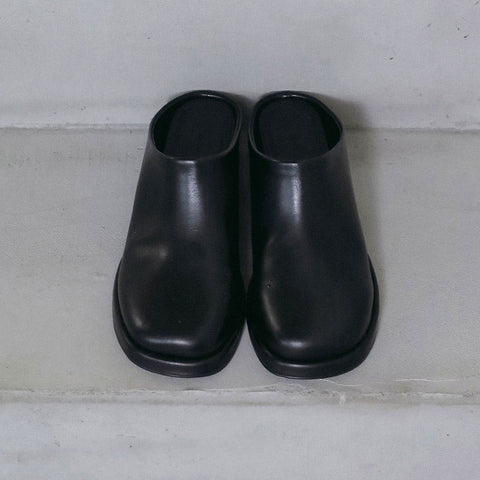 【10月上旬入荷次第お届けのご予約】anuke（アンヌーク）Square Heel Slip-on スクエアヒールスリッポン（BLK/BRN）62621032