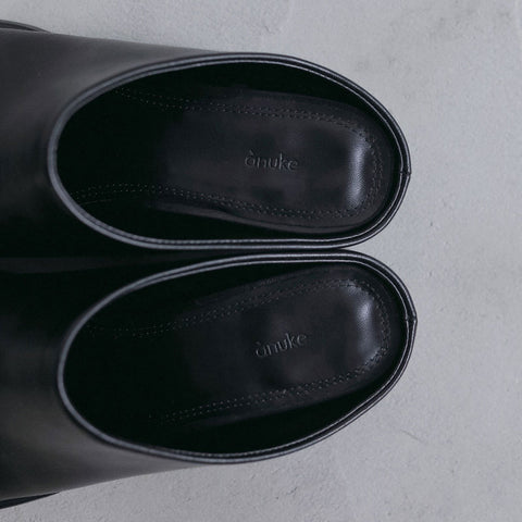 【10月上旬入荷次第お届けのご予約】anuke（アンヌーク）Square Heel Slip-on スクエアヒールスリッポン（BLK/BRN）62621032