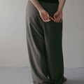 【4月下旬入荷次第お届けのご予約】anuke（アンヌーク） Woolchambray Tuck Pants 62710717.