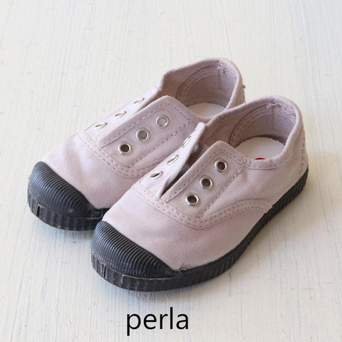 【送料無料】Cienta（シエンタ）ブラックソール Tストラップ(77N)、デッキシューズ スリッポン(70N)、ベルクロ(76N)