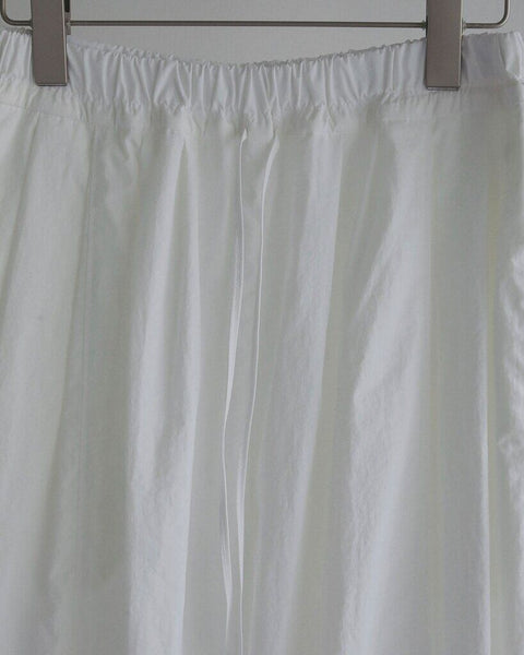 【3月中旬入荷次第お届けのご予約】anuke（アンヌーク） Volumetuck Cocoon Pants 62710710.