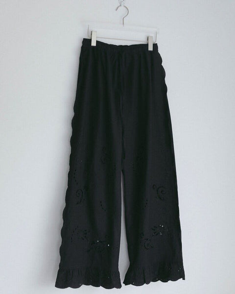 【3月下旬入荷次第お届けのご予約】anuke（アンヌーク） Cutwork Lace Pants 62710707.