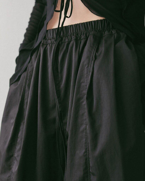 【3月中旬入荷次第お届けのご予約】anuke（アンヌーク） Volumetuck Cocoon Pants 62710710.