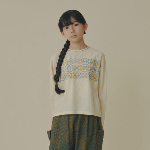 mina perhonen（ミナペルホネン） 24AW blumen -beige-  プルオーバー  ACA1162P.