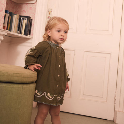 Apolina（アポリナ）2026AW BABY CARINA EMBROIDERED SMOCK - FOREST - ベビードレス、ワンピース.