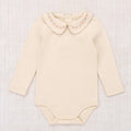【D2】Misha&Puff（ミーシャアンドパフ）2026aw Baby Millefleurs Petit Collar Onesie - String - 長袖ロンパース.