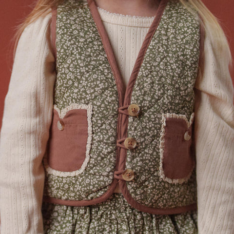 Little Cotton Clothes（リトルコットンクローズ）2025AW Bay Waistcoat Combe Floral リバーシブルベスト、アウター