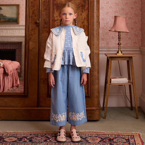 Apolina（アポリナ）2026AW CLARA TROUSER SET - MILK/BOOK BLUE -　キッズセットアップ、ブラウス、パンツ