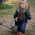 1 + in the family（ワンモア イン ザ ファミリー） 2026AW COLUMBIA -blue- vest フード付きベスト.