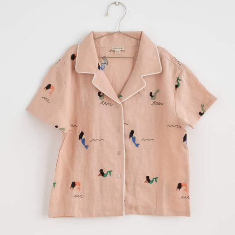 Fish&Kids（フィッシュアンドキッズ）2026SS ALLOVER EMBROIDERY MERMAID SHIRT -dusty pink- 半袖Tシャツ
