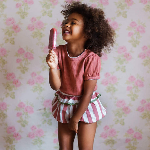 Little Cotton Clothes（リトルコットンクローズ）2026SS Frilly Bloomers in Raspberry Stripe ストライプ柄ブルマ、ショートパンツ