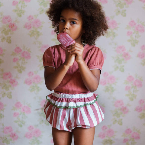 Little Cotton Clothes（リトルコットンクローズ）2026SS Frilly Bloomers in Raspberry Stripe ストライプ柄ブルマ、ショートパンツ