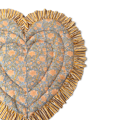 saruche（サルーチェ）Baby Play Mat Heart Frill -レギュラーサイズ / 厚手 - Combination Color greige Flower プレイマット、キルティングベビーマット