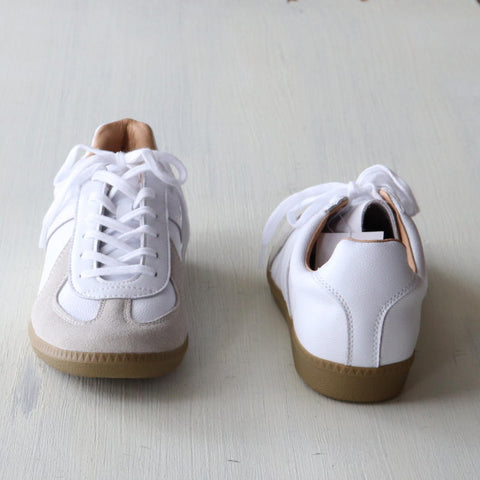 GERMAN TRAINER / ジャーマントレーナー　PEPRODUCTED EDITION MODEL（white） スニーカー レディース