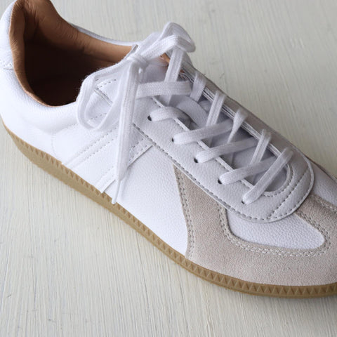 GERMAN TRAINER / ジャーマントレーナー　PEPRODUCTED EDITION MODEL（white） スニーカー レディース