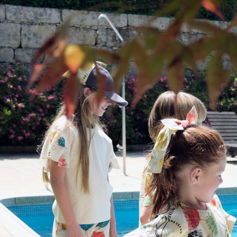 WOLF&RITA（ウルフアンドリタ） 2026SS IVONE HAT -graphite- リボン付きキャップ、キッズ帽子