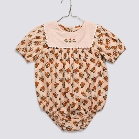 Little Cotton Clothes（リトルコットンクローズ）2026SS Ivy Romper Marigold Floral ロンパース