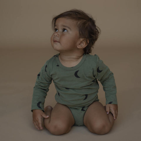 【D1】organic zoo（オーガニックズー）2026AW Pine Midnight Bodysuit GOTS ボディスーツ、ロンパース