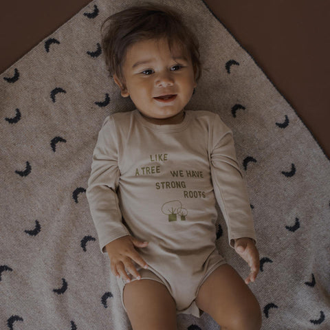 【D1】organic zoo（オーガニックズー）2026AW Strong Roots Bodysuit GOTS ボディスーツ、ロンパース