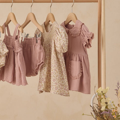 【D1】Quincy Mae（クインシーメイ）2026SS　CARINA   DRESS   -GARDEN ROSE-  花柄ワンピース