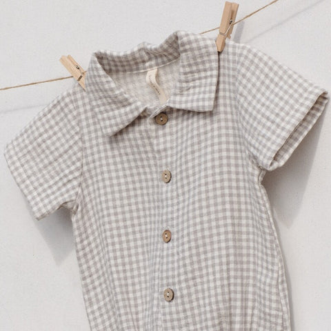 【D1】Quincy Mae（クインシーメイ）2026SS　MATTEO　 ROMPER    -SAGE GINGHAM-  チェック柄半袖ロンパース