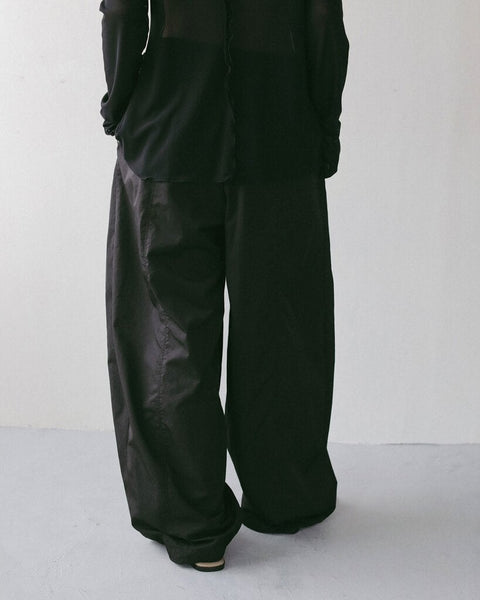 【3月中旬入荷次第お届けのご予約】anuke（アンヌーク） Volumetuck Cocoon Pants 62710710.